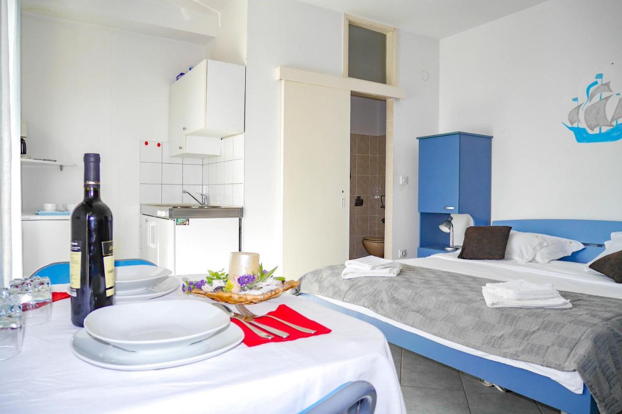 Apartments Beach Dugi Rat Exterior foto