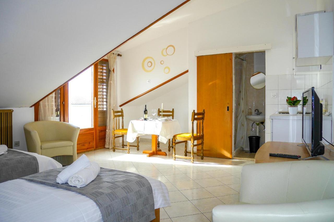 Apartments Beach Dugi Rat Exterior foto
